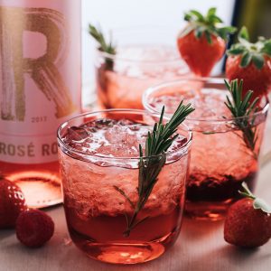 Auch als Zutat zum Cocktail macht sich Rosé Royal prima