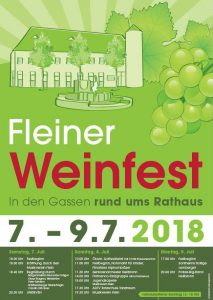 Man sieht das Plakat des Fleiner Weinfestes 2018, auf dem das Fleiner Rathaus und der Brunnen davor abgebildet sind.