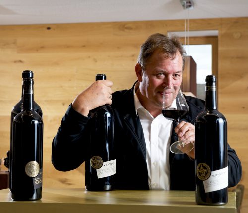 Man sieht Kellermeister Kurt Freudenthaler, Weinkonvent Dürrenzimmern
