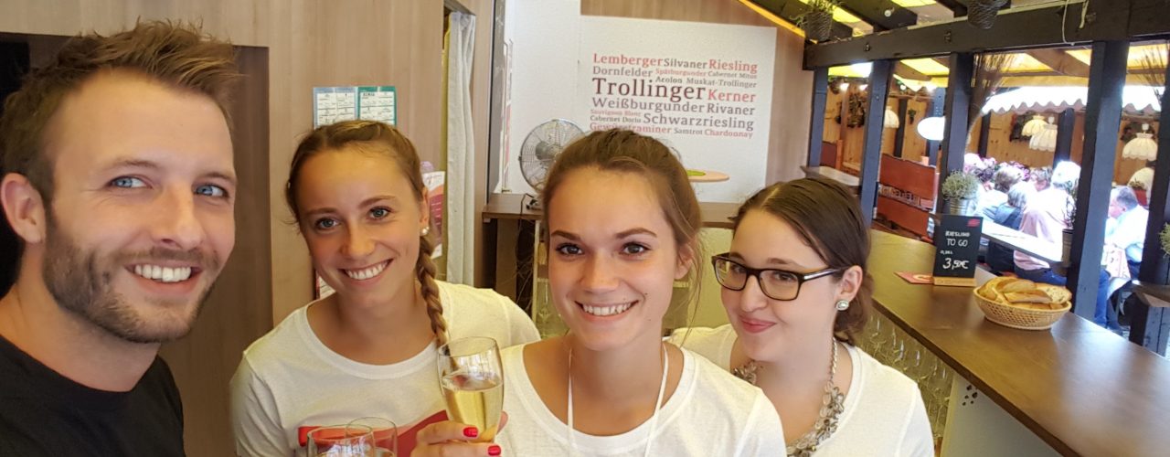 Das sympathische, junge Team in Laube 4 der Weinheimat Württemberg