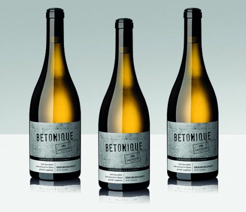 Drei Flaschen des Betonique Grauburgunder trocken der Lauffener Weingärtner