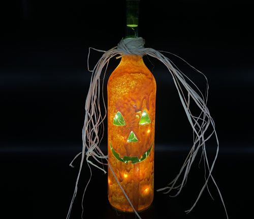 Halloween DIY: Kürbis Flasche beleuchtet