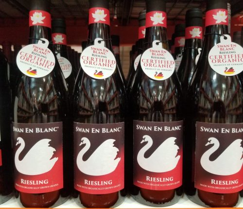 Der Swan en Blanc der Weingärtner Stromberg-Zabergäu in New Yorker Supermärkten: Display und Regal
