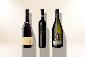 Die drei bei der Bundesweinverkostung mit DLG Gold extra ausgezeichneten Weine in der Flaschenansicht.
