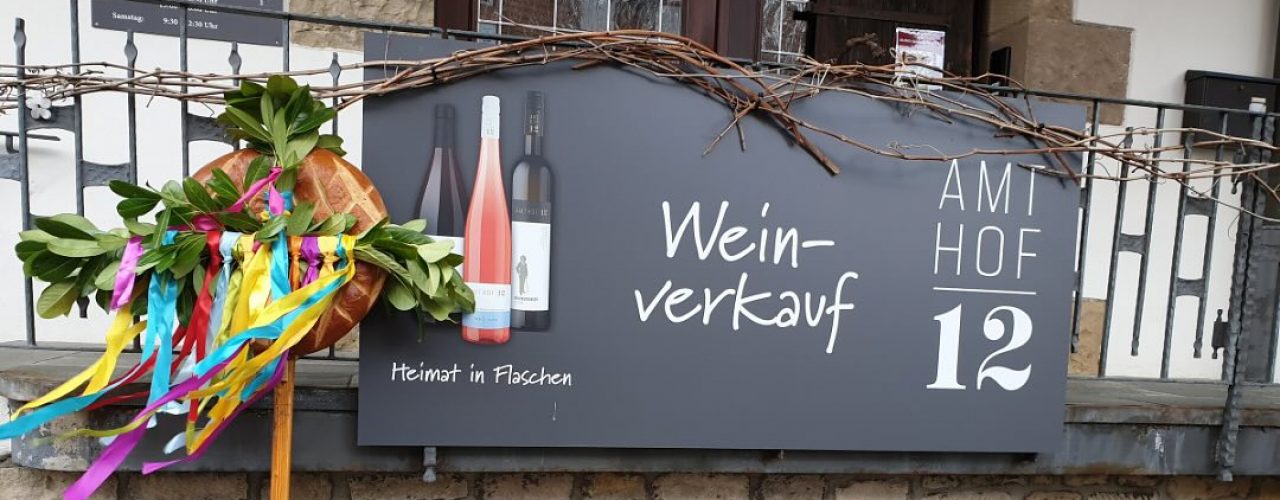 Lichtmess Oberderdingen, Eingang der Weingärtnergenossenschaft Oberderdingen-Knittlingen ist geschmückt