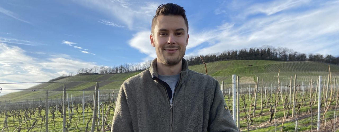 Der Weingärtner des Monats März 2024, Markus Conz vom Weinkonvent Dürrenzimmern in seinem Weinberg